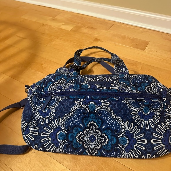 Vera Bradley Handbags - Vera Bradley Blue Floral Women's Travel  Bag